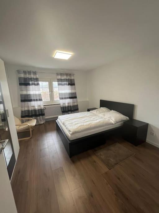Familienwohnung Neben Dem See,Messe Und Europapark Оффенбург Екстер'єр фото